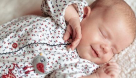 Объявленный врачами умершим ребенок вернулся к родителям через три года