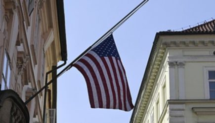 США пересекли черту: Американский аналитик указал на опасности поддержки Киева