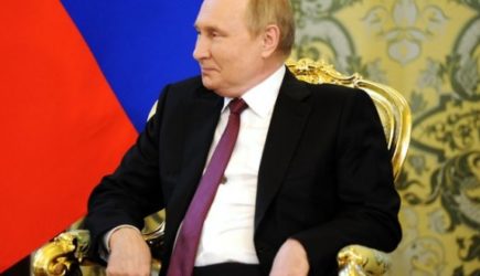 Владимир Путин начал выступление на ПМЭФ с подрыва иллюзий