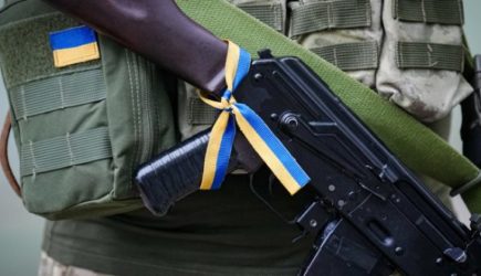 Только не воевать: Всё меньше украинцев согласны умирать за Зеленского