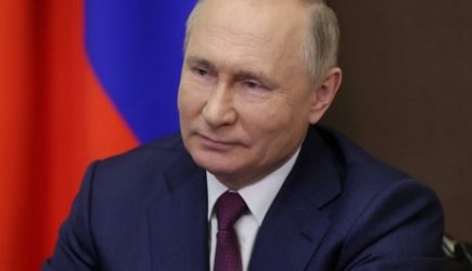 После слов Путина о Петре I президент Финляндии экстренно покинул балтийский остров