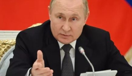 Сейчас страна проходит через очередную череду испытаний &mdash; Путин