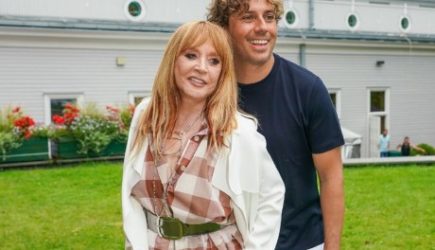 Жуткая правда: почему Галкин не отпускает жену в Россию