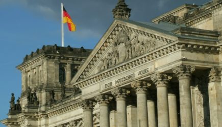 В бундестаге призвали защитить Европу и Россию от НАТО