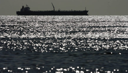 WSJ узнала о росте перевозок нефти из России до вступления в силу санкций