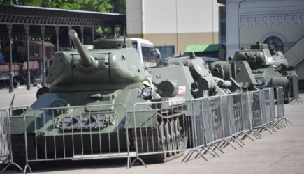 Танки в обмен на красивую жизнь. В России раскусили хитрый план Македонии