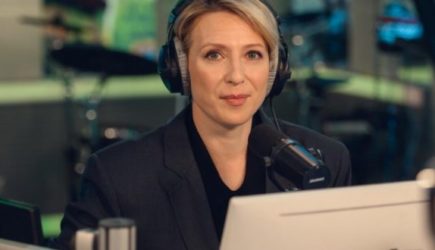 &laquo;Ее не заткнешь&raquo;: Чурикова высказалась о говорливой Гагариной