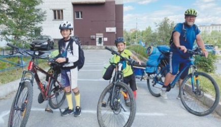 На велосипедах до Крыма и Мурманска: приключения дедушки и внуков