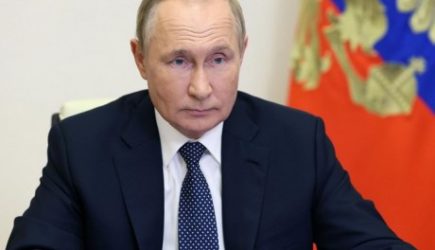 Путин подписал закон о едином пособии малообеспеченным семьям с детьми