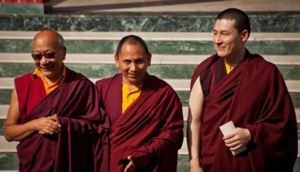 Что буддийские монахи пророчат России