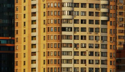 Центробанк обвалил цены на жилье: что теперь ждет россиян