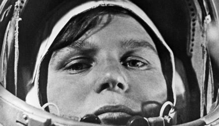 «Пошли, родная моя, пошли!» 60 лет назад состоялся полет первой женщины-космонавта. Какие трудности перенесла Терешкова?