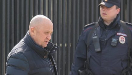 ФСБ завела дело о призыве к мятежу после слов Пригожина. Он заявил об ударе военных по «Вагнеру», военные это опровергли