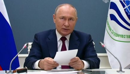 Путин сделал необычный жест на саммите ШОС