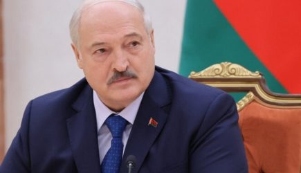 Лукашенко назвал возможные сроки начала мирных переговоров по Украине