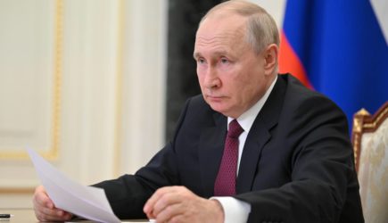 Путин подписал закон о задержании на срок до 30 суток при военном положении