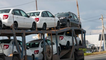 Российские автомобили рекордно подорожали