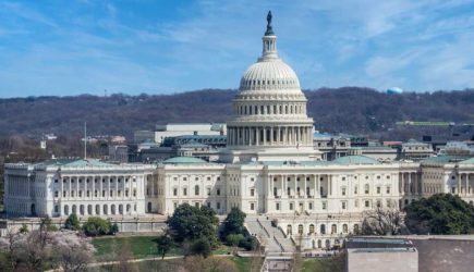 Конгресс США отклонил две поправки к бюджету с урезанием помощи Киеву