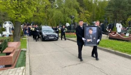 Запущенная могила Юдашкина шокировала россиян: как она выглядит сейчас