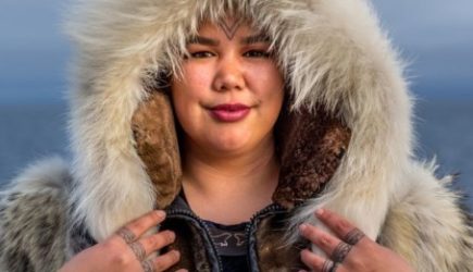 Почему эскимосы дают подзатыльник своим гостям