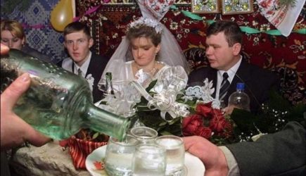 Иностранцы в ужасе от этих традиций на русских свадьбах: будете смеяться после их претензий