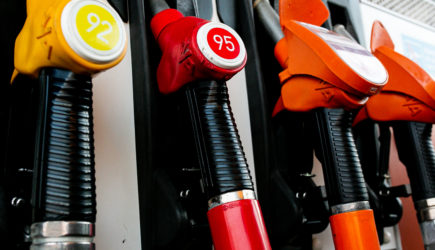 Правительство стабилизирует цены на топливо