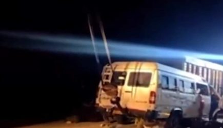Минимум 12 человек погибли в ДТП с микроавтобусом в Индии