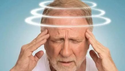 Стоматолог назвал неожиданную причину головных болей