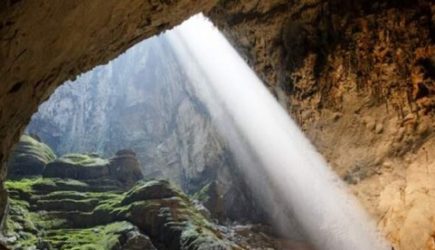 Польский фермер обнаружил у себя на участке пещеру, которой более 10 000 лет и спустился туда