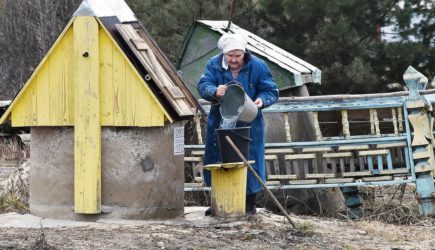 Россиян предупредили об опасности колодцев и скважин на даче