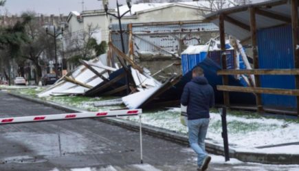 Власти Крыма заявили о небывалом масштабе разрушений после урагана