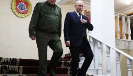 Путин посетил штаб Южного военного округа