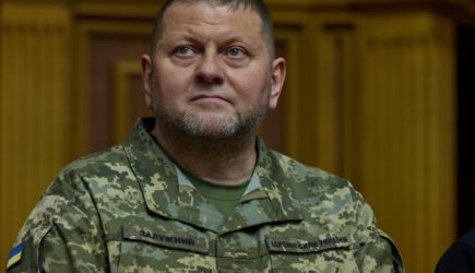Залужный опроверг заявление Зеленского о мобилизации 450 тысяч украинцев