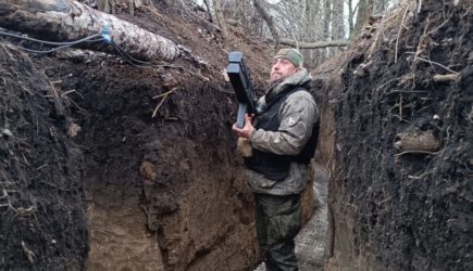 Секунда до взрыва. Российский солдат увернулся от дрона-камикадзе ВСУ