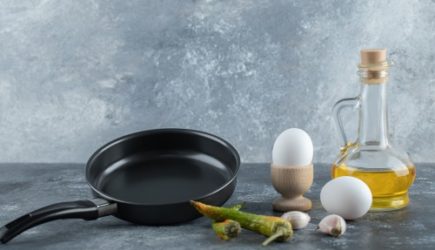 Как &laquo;залечить&raquo; царапину на тефлоновом покрытии: не спешите выбрасывать сковороду &mdash; она вам еще послужит