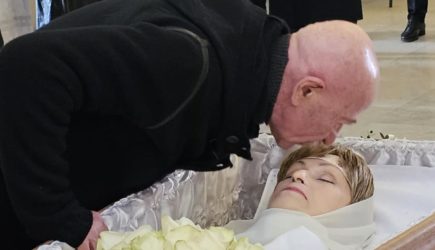 Господи, помилуй: могила Светланы Моргуновой утонула сразу после похорон