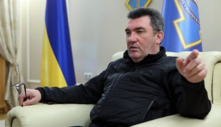 Главу СНБО Данилова погнали с поста после громкого скандала