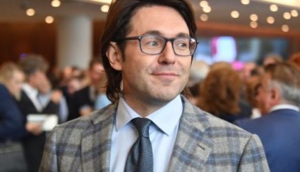 Малахов назвал подарок, который идеально подходит на все случаи жизни