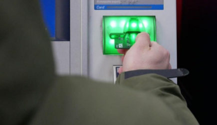 &laquo;С завтрашнего дня &ndash; полный запрет&raquo;. Всех, кто снимает деньги с банковской карты, ждет сюрприз