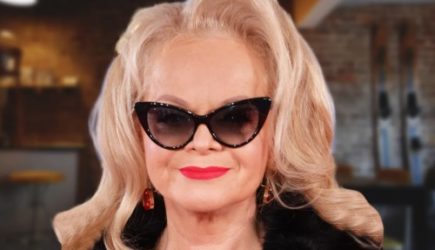 Нелепый &laquo;бабушкин&raquo; ремонт: на кухню Долиной без смеха не взглянешь