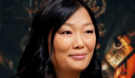 Спряталась за высоким забором: в каком доме живет самая богатая женщина России