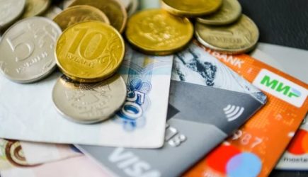 В РФ хотят установить минимальную зарплату не ниже МРОТ