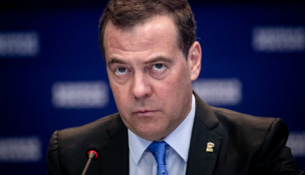 Медведев раскрыл, как США собираются обокрасть Россию