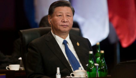 Си Цзиньпин унизил Макрона на трехсторонней встрече с фон дер Ляйен