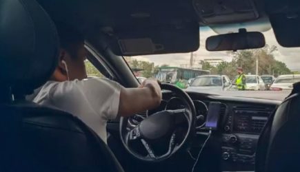 Казахстанцам станет сложнее получить водительские права: мажилис принял поправки