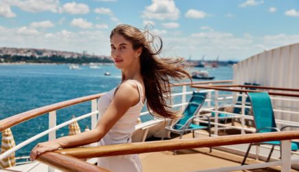 Обсуждаем 4 самых популярных мифа про&nbsp;круизный отдых