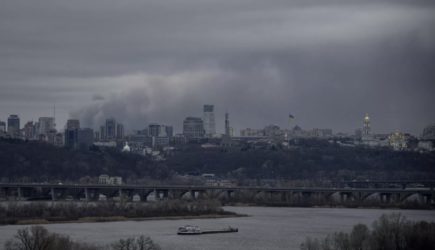 В Киеве после взрывов наблюдаются перебои со светом и с водой