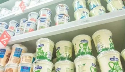 Что полезнее – кефир или йогурт: очень близкие, но такие разные продукты