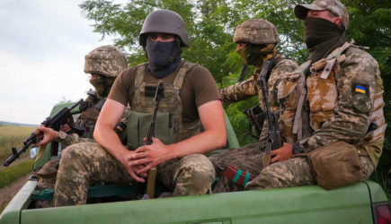 Военный эксперт: Украина не собирается уходить из Курской области