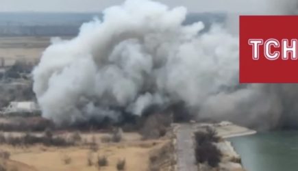 На Украине показали видео подрыва дамбы Кураховского водохранилища